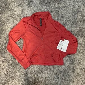 LIKE new Vuori Women’s Crecent 1/2 Zip Sierra Heather